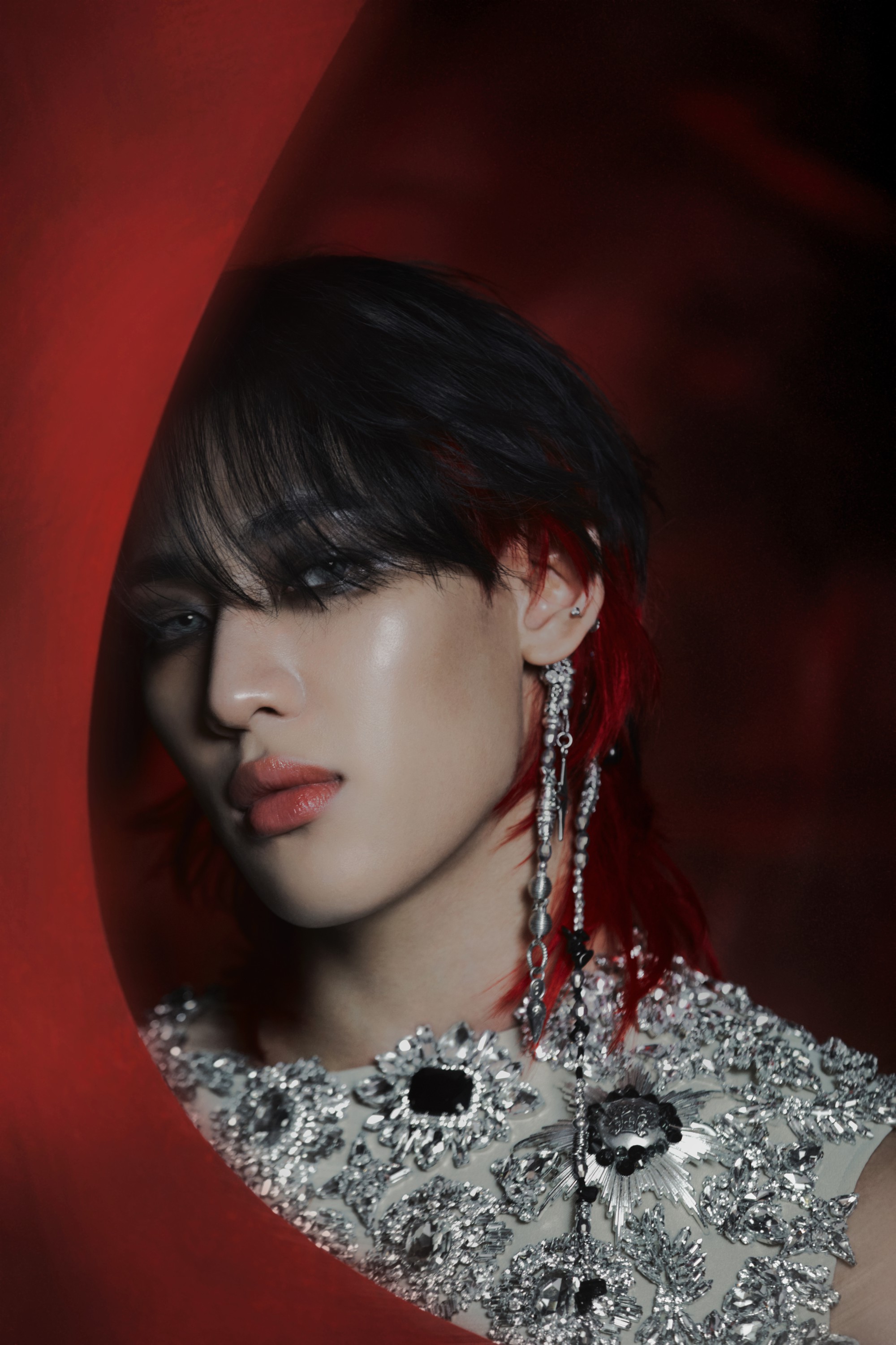 【韓国】HIGH CUT VOL. 8 (2022年2月)　コン・ユ BAMBAM.jpg