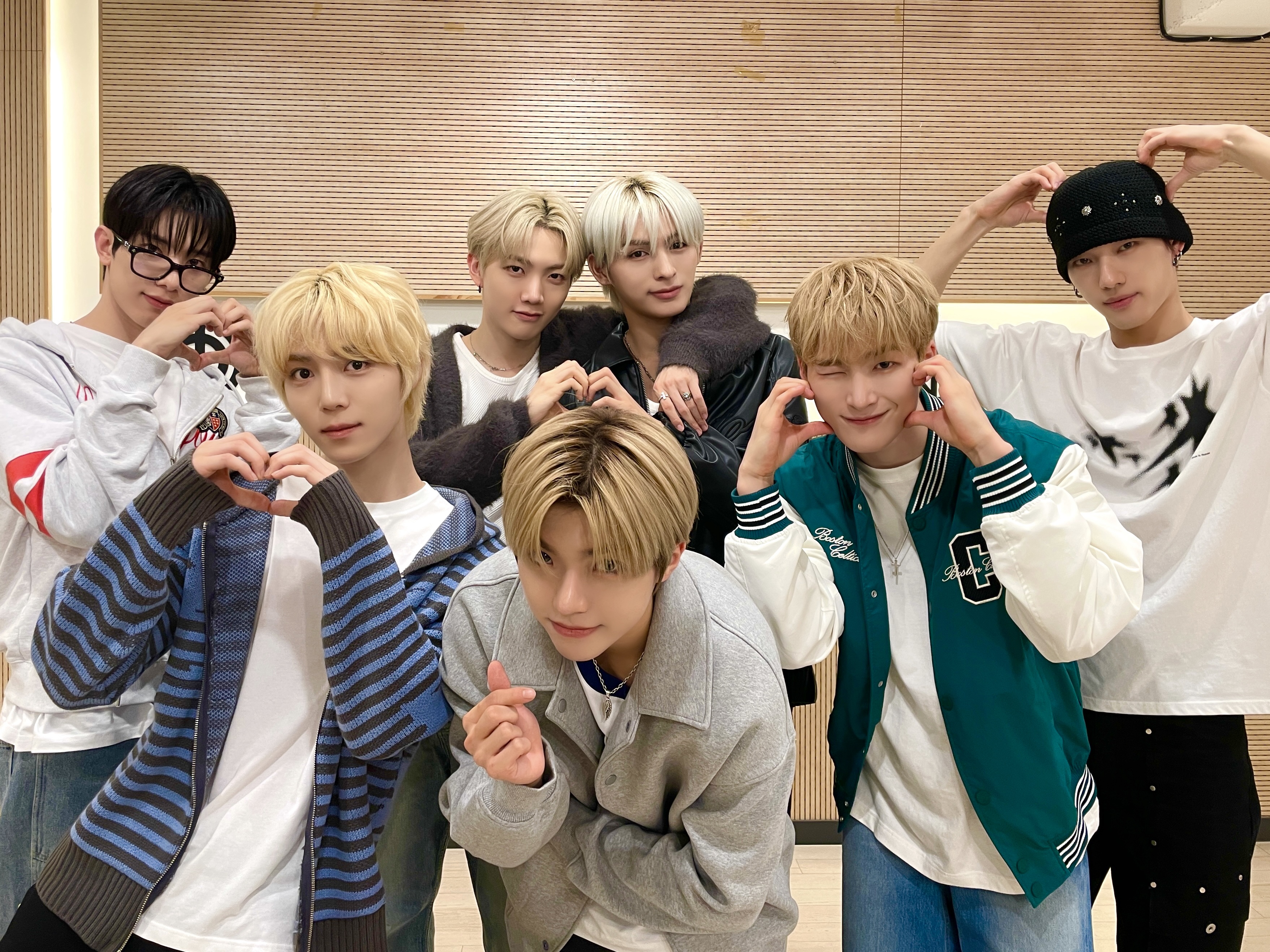 ALL(H)OURS: On the rise with “VCF”, between sweat, sincerity and