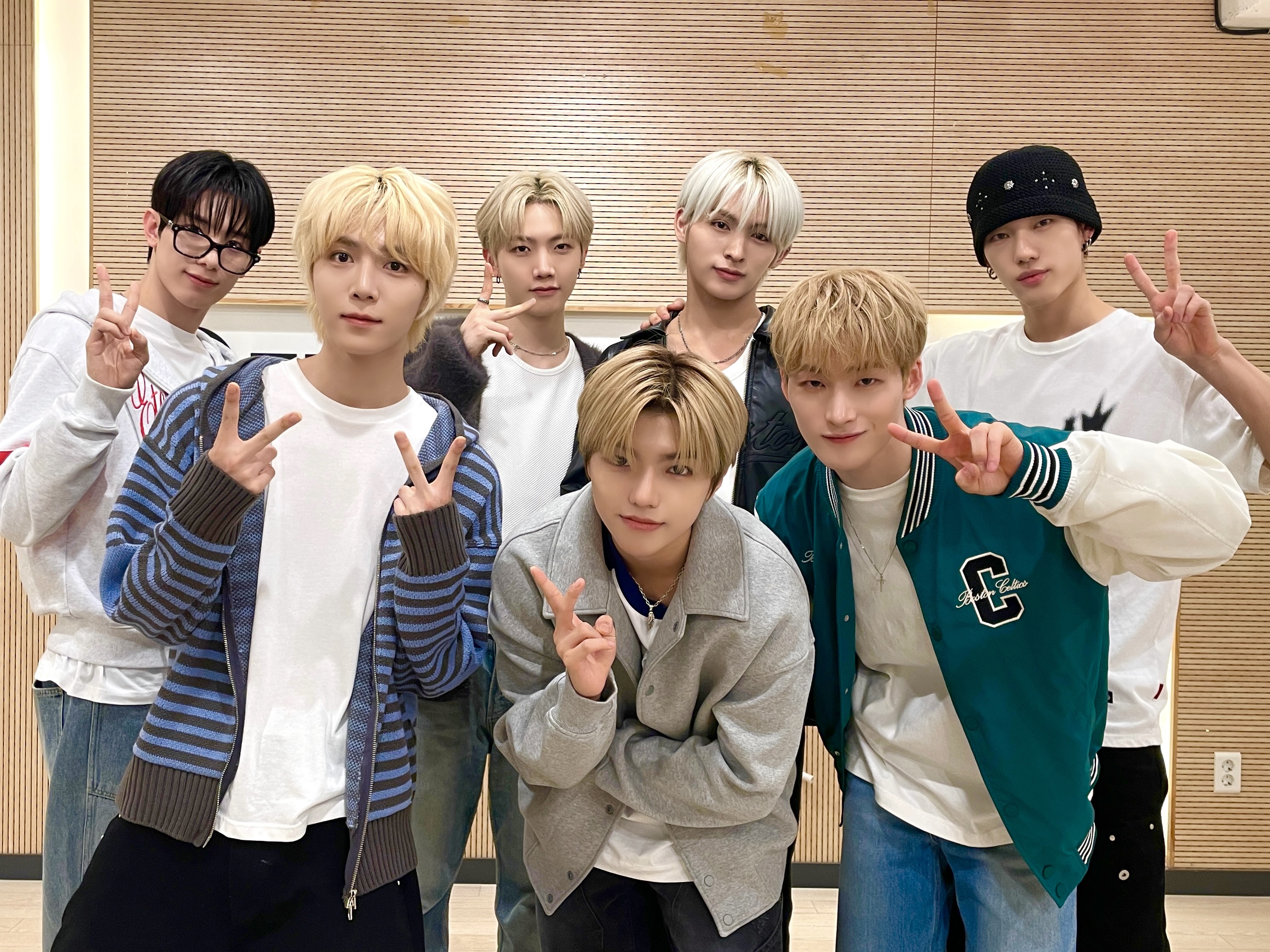 ALL(H)OURS: On the rise with “VCF”, between sweat, sincerity and