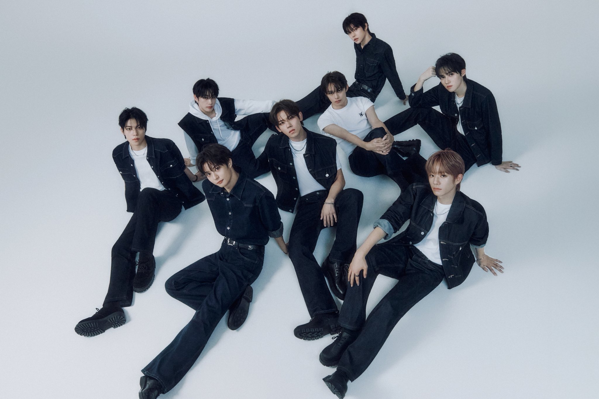 YUHZ: Profile photos before the Japanese fan concert – KSTATION TV